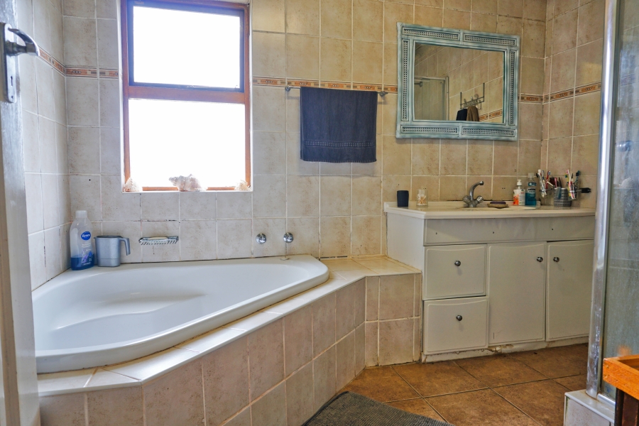 5 Bedroom Property for Sale in East London Rural Eastern Cape